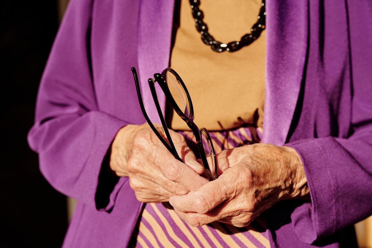 Cegah Crepey Skin Sedari Dini, Usia Bukan Faktor Utama Penyebab Kulit Kendur!