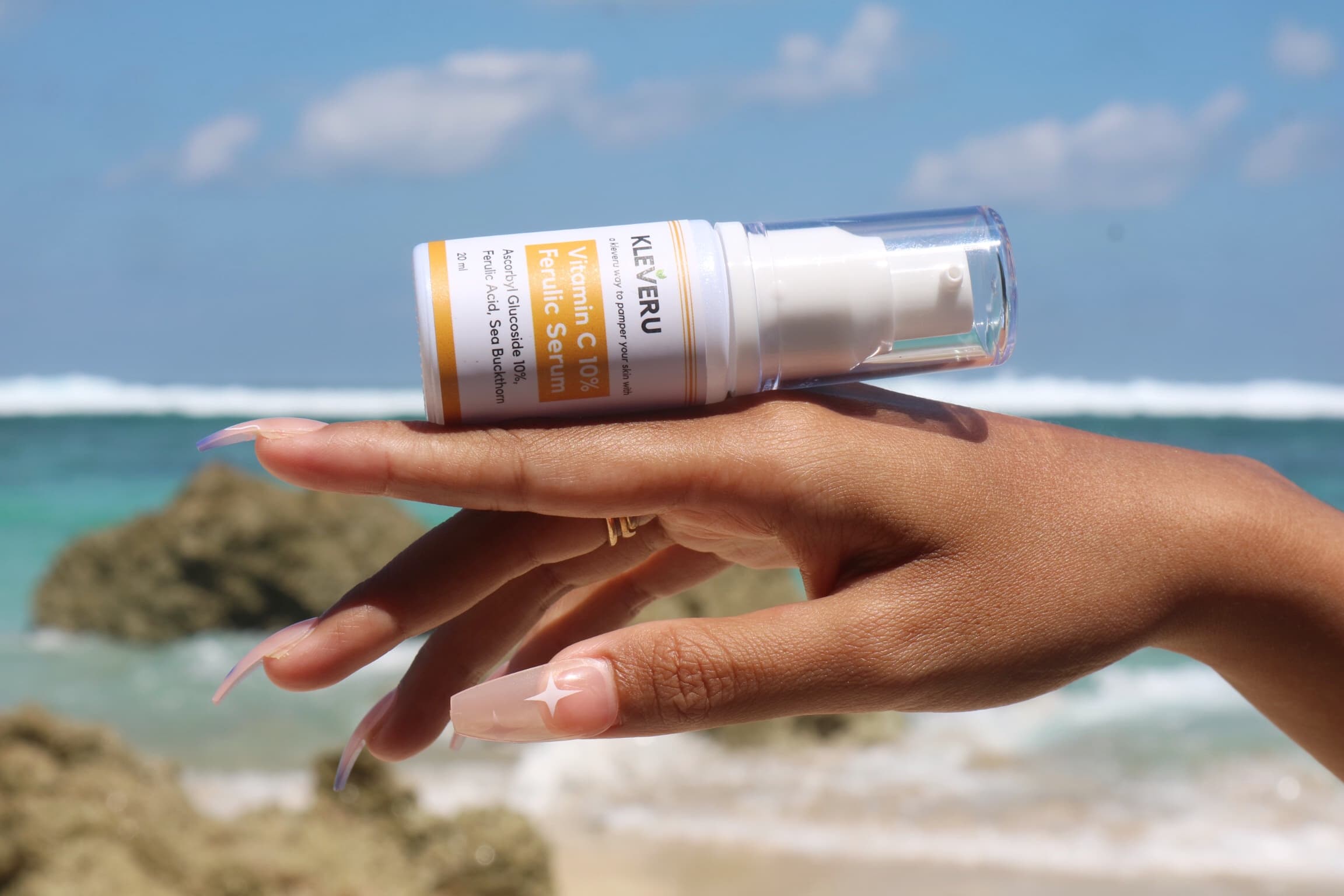 Hadir Kembali, Ini yang Harus Kamu Tahu dari Formulasi Baru Kleveru Vitamin C 10% Ferulic Serum!